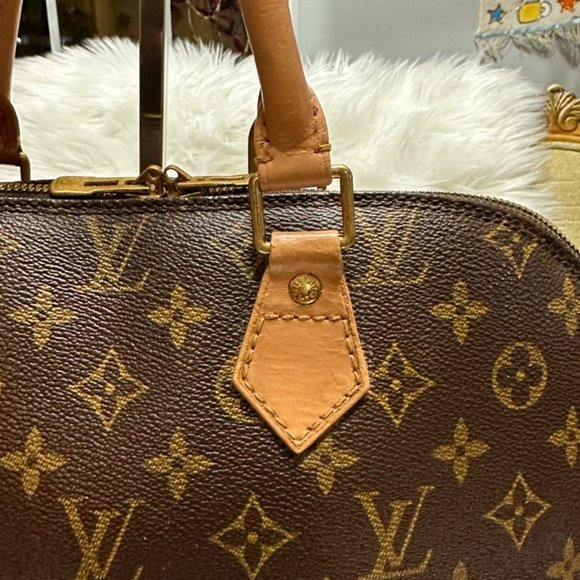 Louis Vuitton Monogram Alma Handbag - Picture 6 of 11